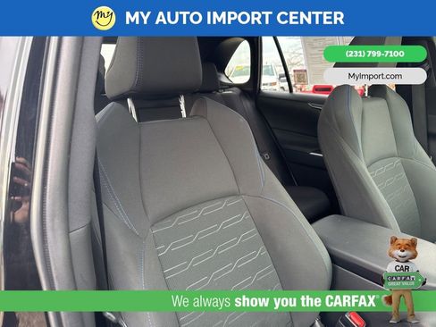 Used 2024 Toyota RAV4 SE w/ Convenience Package image 30