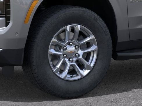 New 2026 Chevrolet Suburban LS w/ Max Trailering Package AWD/4WD image 9