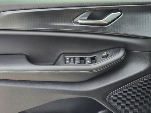 New 2025 Jeep Grand Cherokee Altitude image 19