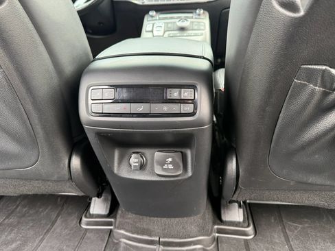Used 2021 Hyundai Palisade Limited w/ Winter Package AWD/4WD image 15