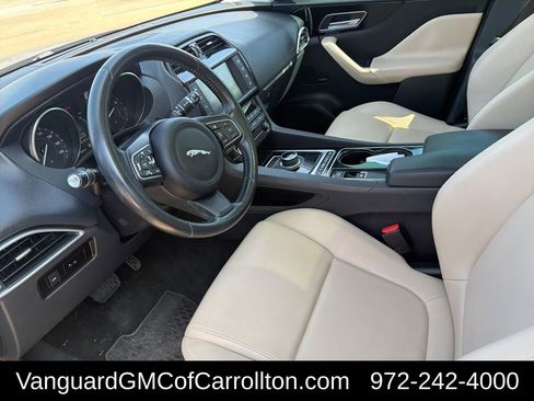Used 2017 Jaguar F-PACE Premium image 5