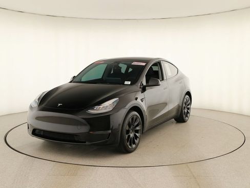 Used 2023 Tesla Model Y Long Range AWD/4WD image 12