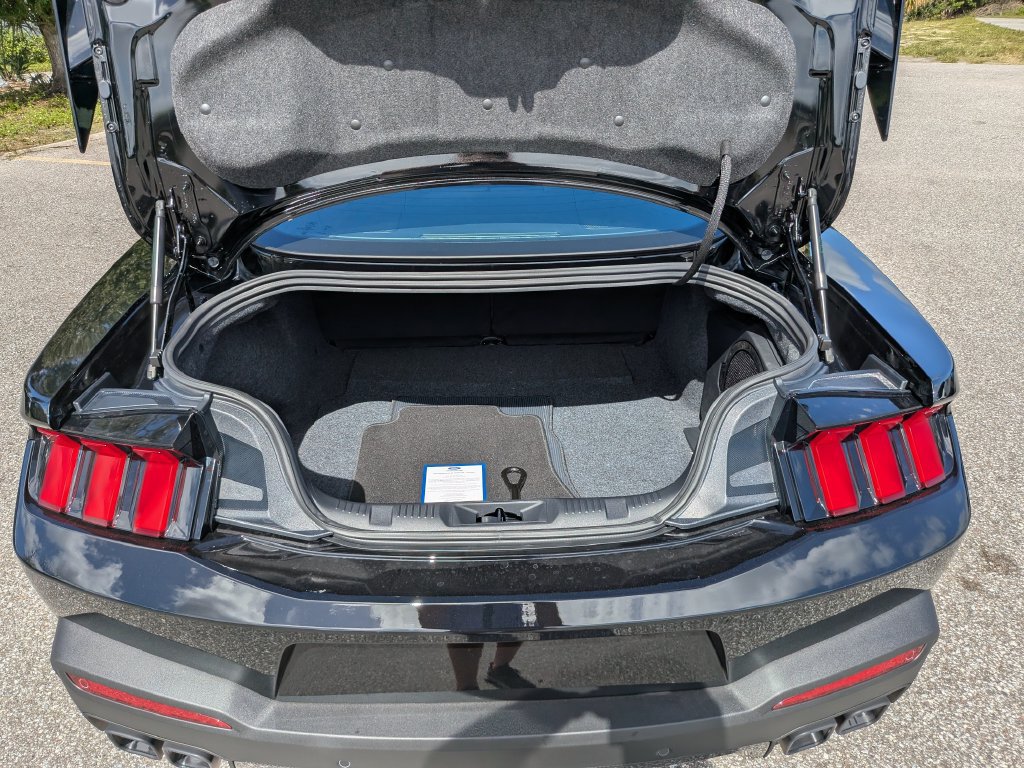 New 2026 Ford Mustang Dark Horse SC w/ Carbon Fiber Exterior Package RWD image 12