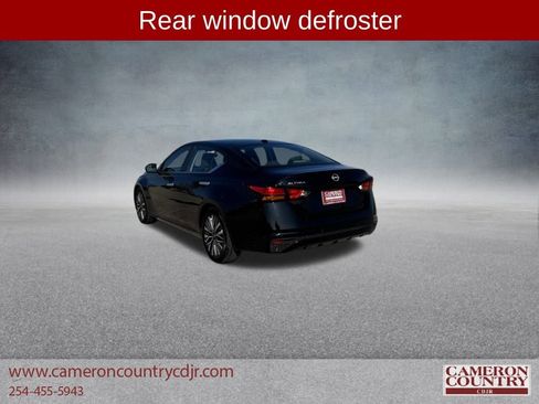 Used 2024 Nissan Altima 2.5 SV image 5