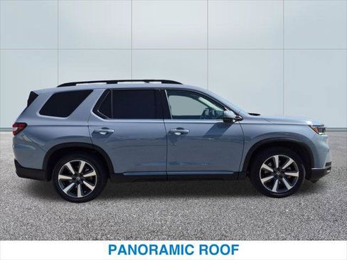 Used 2023 Honda Pilot Touring image 6