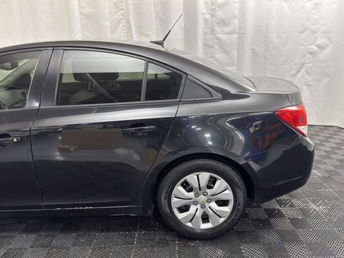 Used 2013 Chevrolet Cruze LS image 4