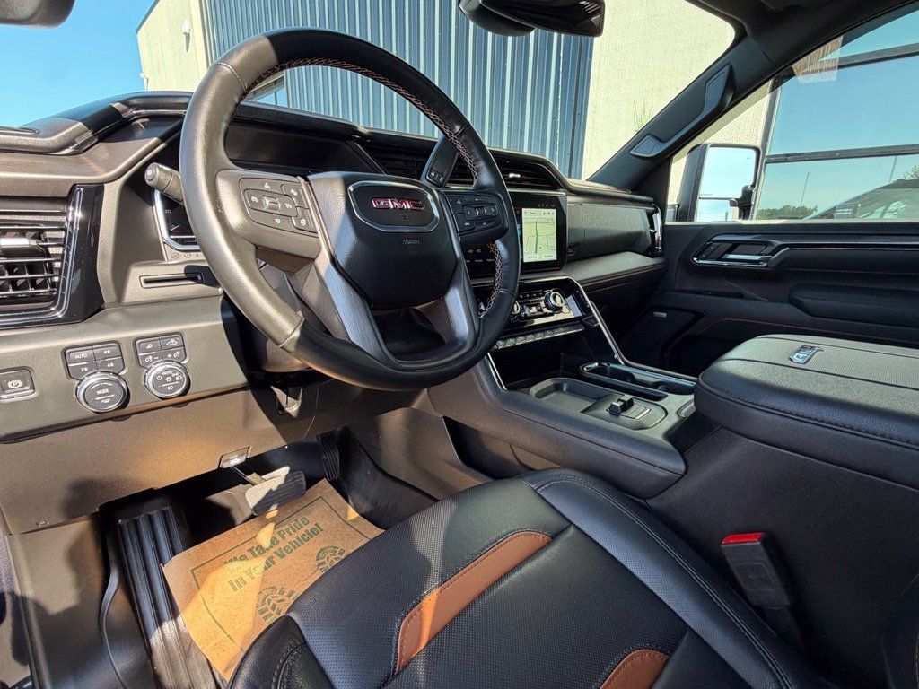 Used 2025 GMC Sierra 2500 AT4 w/ AT4 Preferred Package AWD/4WD image 11