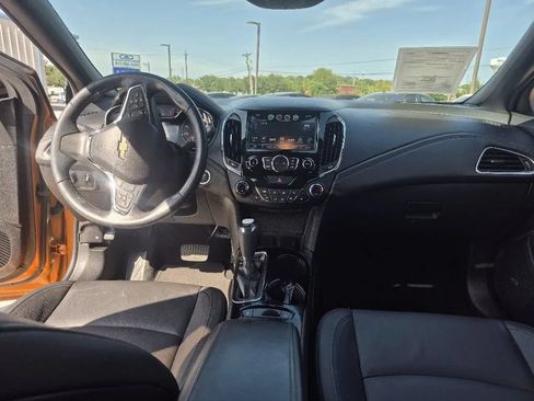 Used 2017 Chevrolet Cruze Premier FWD image 24