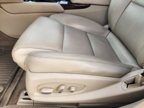 Used 2016 Cadillac XTS image 23