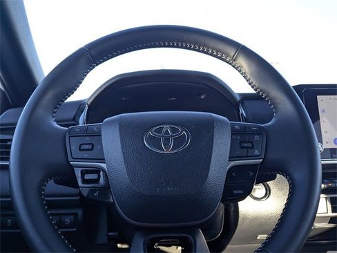 Used 2025 Toyota Camry LE image 21