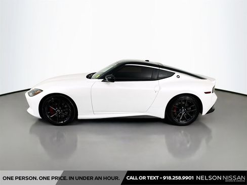 Certified 2024 Nissan Z Performance w/ Floor Mat Package RWD image 8