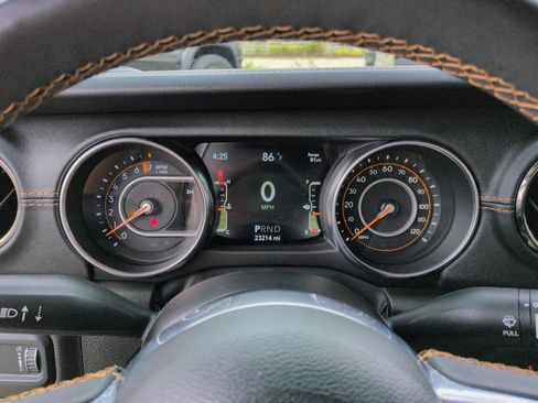 Used 2023 Jeep Gladiator Overland AWD/4WD image 27