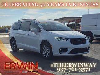 Used 2022 Chrysler Pacifica Touring-L image 1