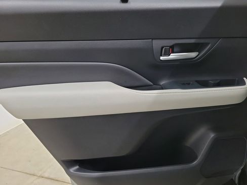 Used 2024 Toyota Grand Highlander XLE image 16