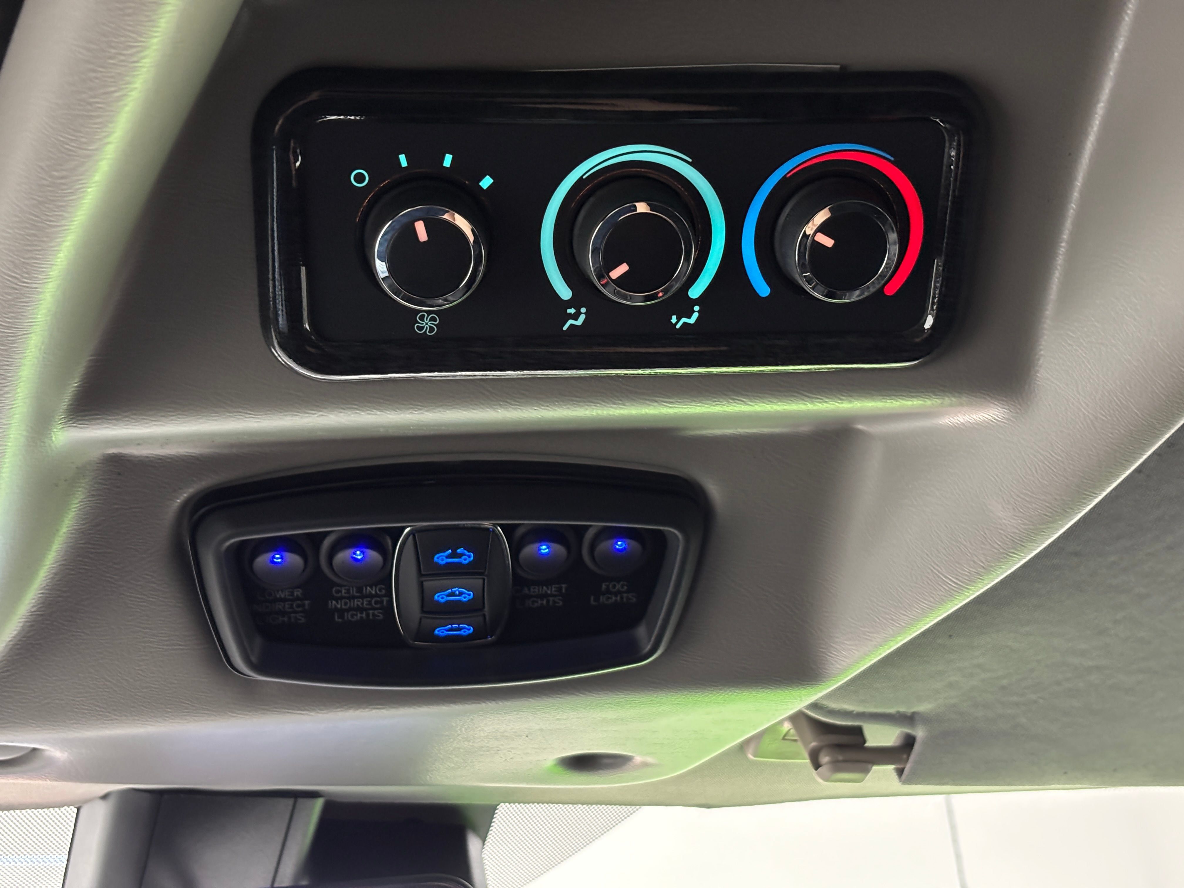 New 2026 GMC Savana 2500 w/ Driver Convenience Package RWD image 33