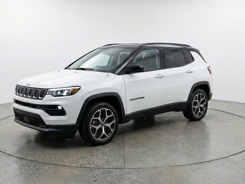 Used 2025 Jeep Compass Limited AWD/4WD image 3
