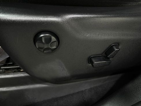 Used 2018 Jeep Grand Cherokee Limited image 18