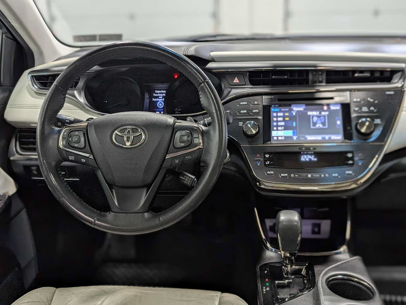 Used 2017 Toyota Avalon XLE Premium w/ All Weather Liner Package FWD image 5
