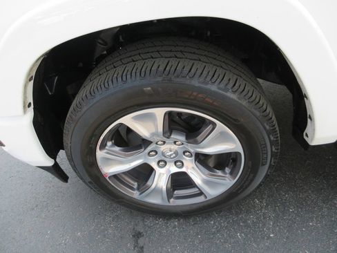 Used 2022 RAM 1500 Laramie w/ Sport Appearance Package AWD/4WD image 15