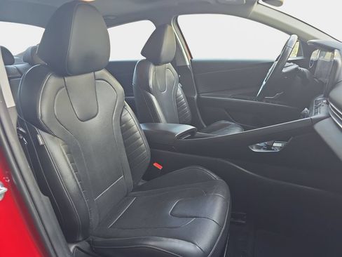 Used 2022 Hyundai Elantra Limited FWD image 12