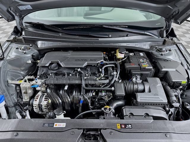 Certified 2025 Hyundai Elantra Sport FWD image 43