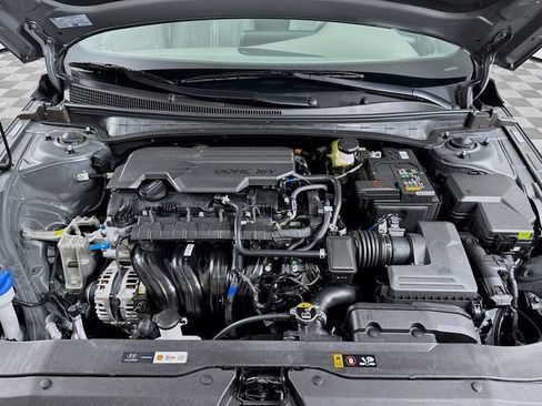 Certified 2025 Hyundai Elantra Sport FWD image 43