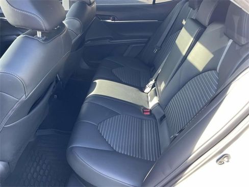 Used 2024 Toyota Camry SE image 11