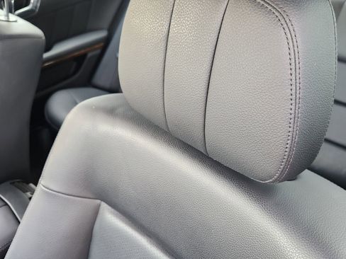 Used 2011 Mercedes-Benz E 350 BlueTEC Sedan image 24