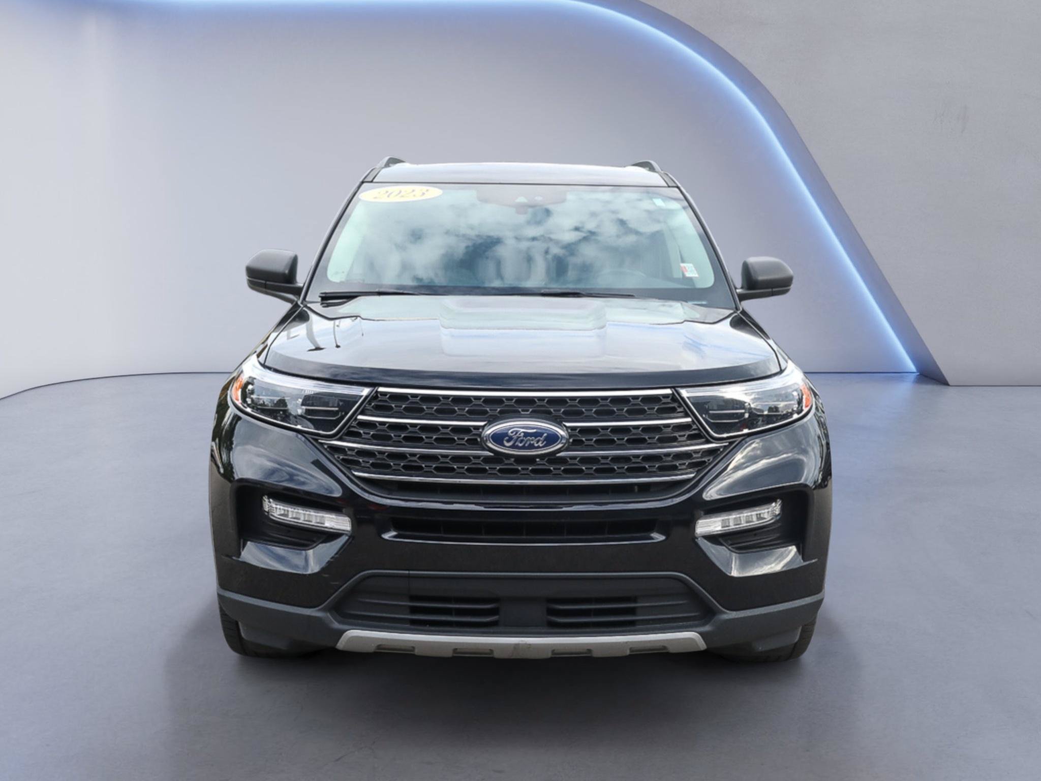 Certified 2023 Ford Explorer XLT w/ Equipment Group 202A AWD/4WD image 10