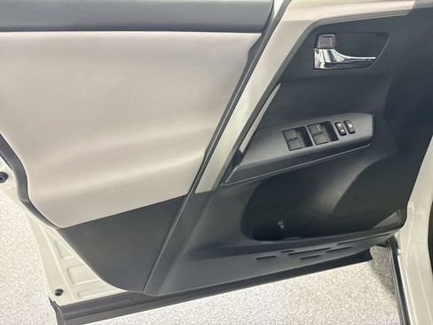 Used 2018 Toyota RAV4 XLE image 20