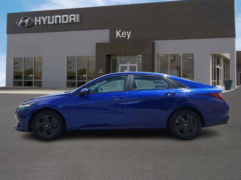 Certified 2023 Hyundai Elantra SEL FWD image 6