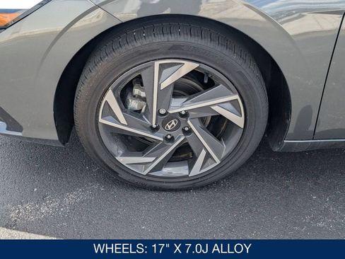 Certified 2025 Hyundai Elantra SEL FWD image 10