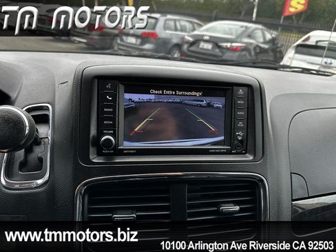 Used 2018 Dodge Grand Caravan SE FWD image 9