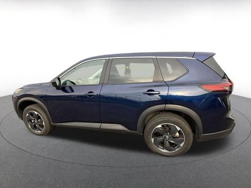 Used 2025 Nissan Rogue SV AWD/4WD image 4