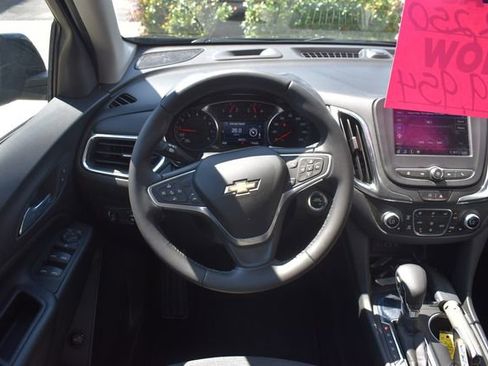 Used 2022 Chevrolet Equinox LT FWD image 28