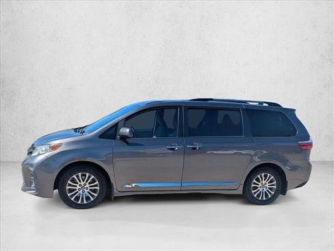 Used 2020 Toyota Sienna XLE Premium image 8