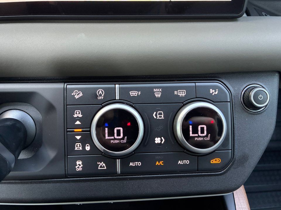 Certified 2024 Land Rover Defender 110 S AWD/4WD image 18