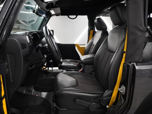 Used 2016 Jeep Wrangler Sport AWD/4WD image 9