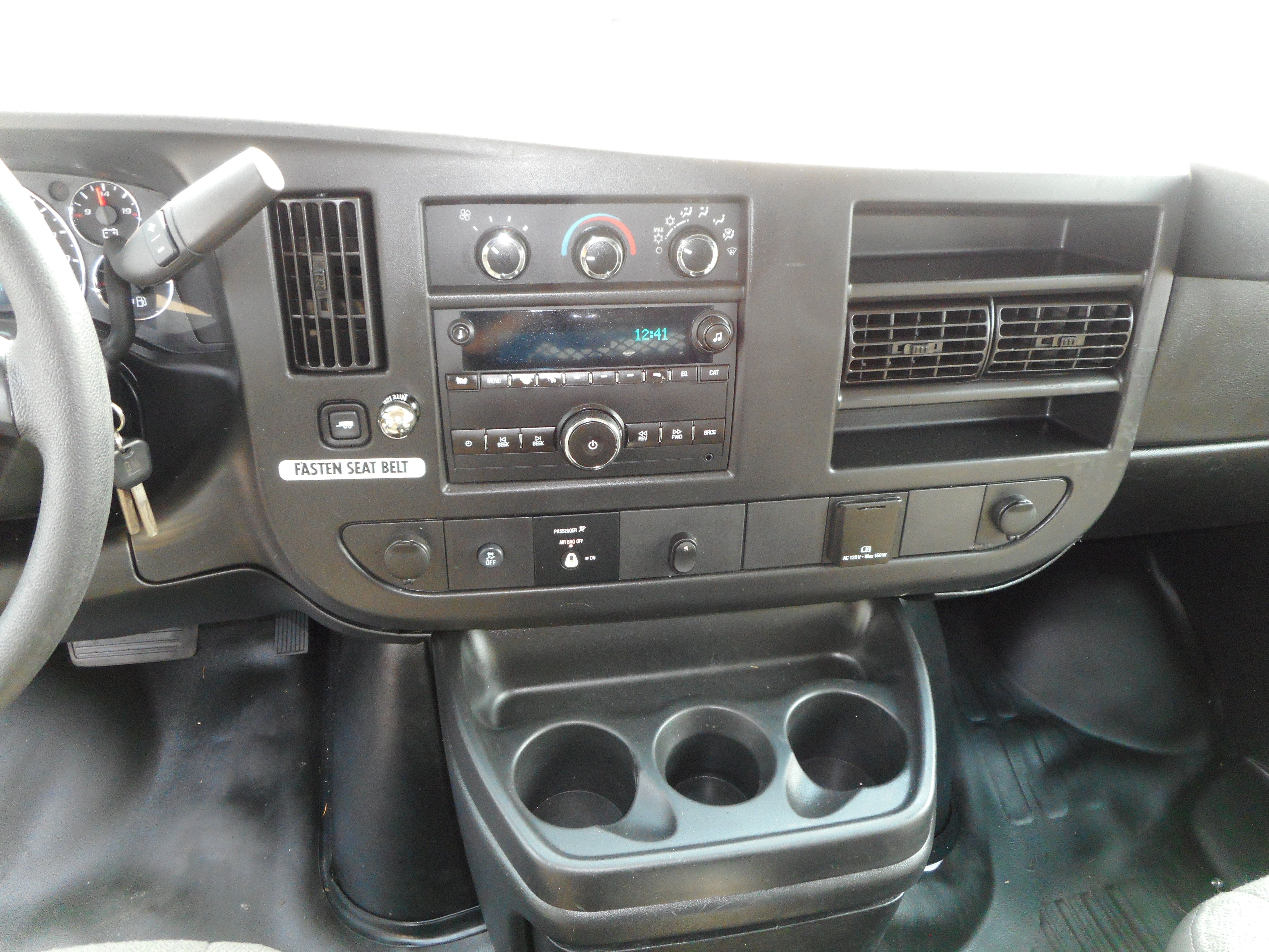 Used 2016 Chevrolet Express 2500 RWD image 17