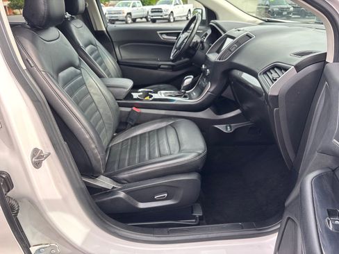Used 2017 Ford Edge SEL w/ Equipment Group 201A AWD/4WD image 16