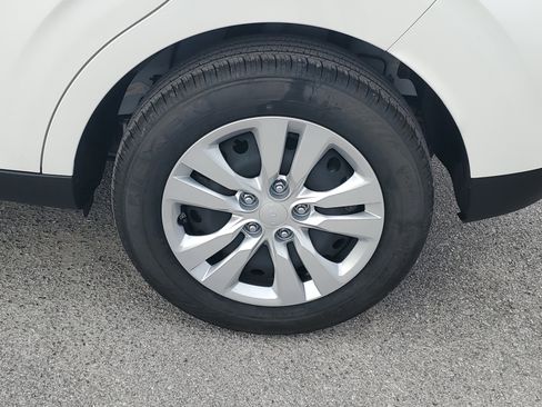 Used 2025 Kia Soul LX image 7