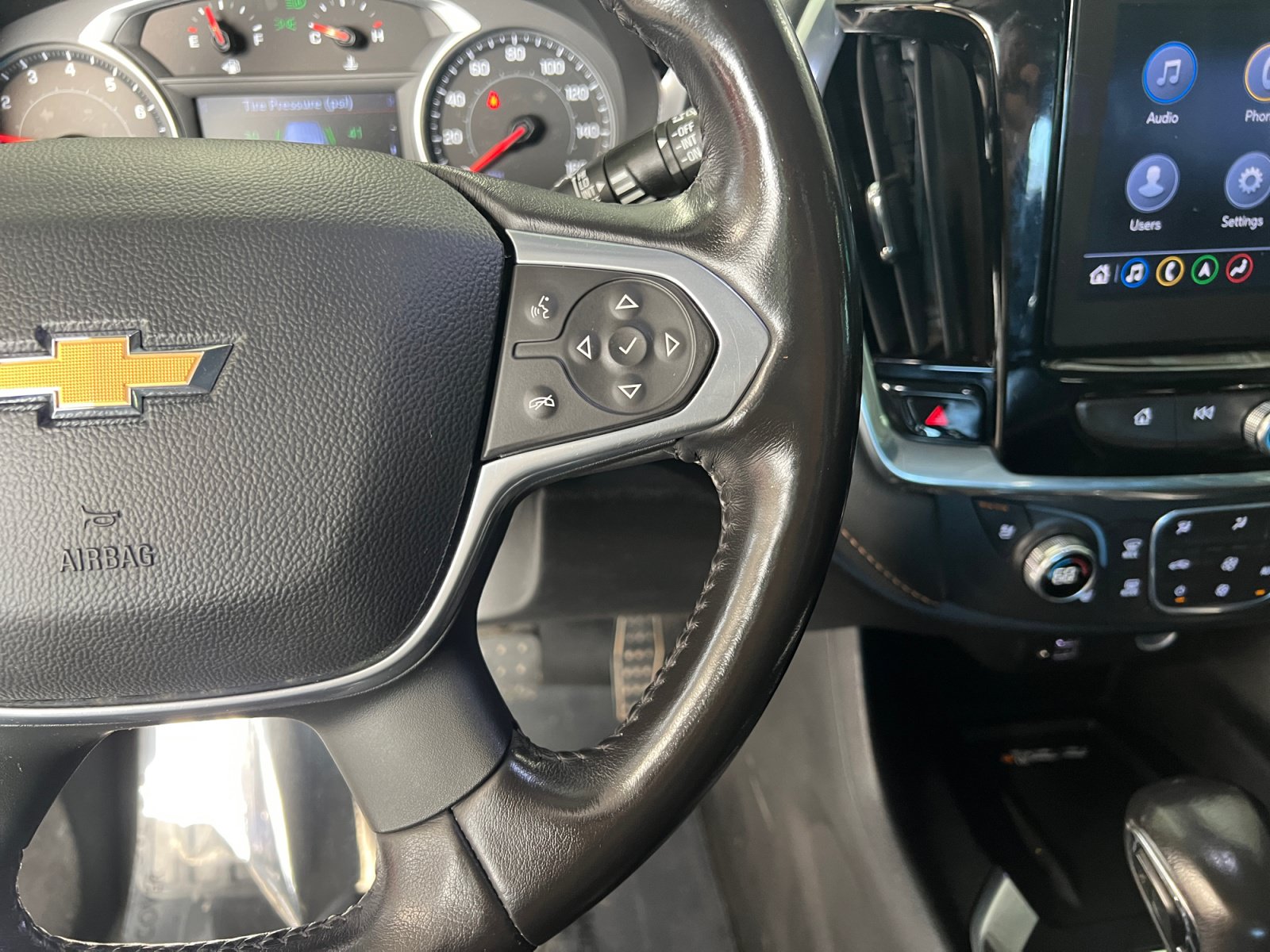 Used 2021 Chevrolet Traverse Premier w/ Redline Edition FWD image 17