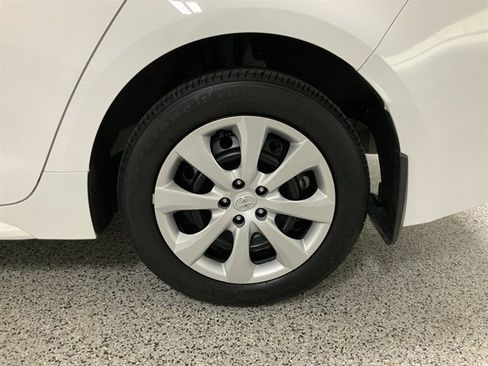 Used 2025 Toyota Corolla LE FWD image 10