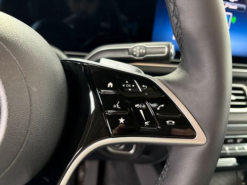 Used 2025 Mercedes-Benz GLE 450e 4MATIC image 13