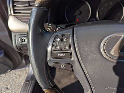 Used 2013 Lexus LS 460 AWD w/ Comfort Pkg image 16