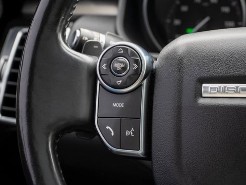 Used 2017 Land Rover Discovery SE AWD/4WD image 30