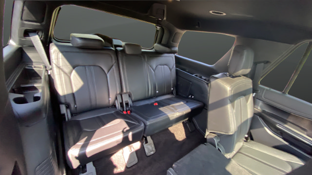 Used 2020 Ford Expedition Limited w/ Special Edition Package AWD/4WD image 27