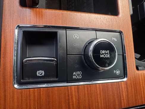 Used 2019 Lincoln Navigator Reserve w/ Cargo Package AWD/4WD image 39