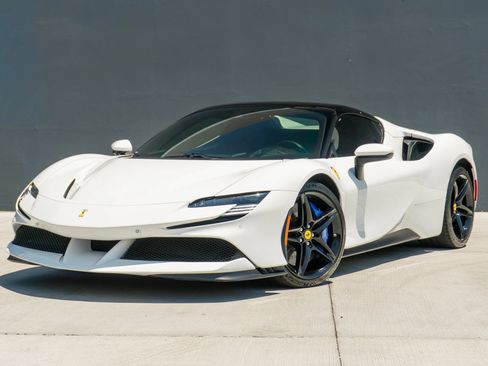 Used 2025 Ferrari SF90 Spider AWD/4WD image 3