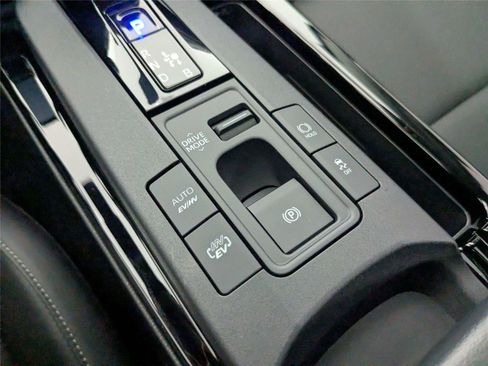 Used 2026 Toyota Prius Plug-In Hybrid FWD image 27